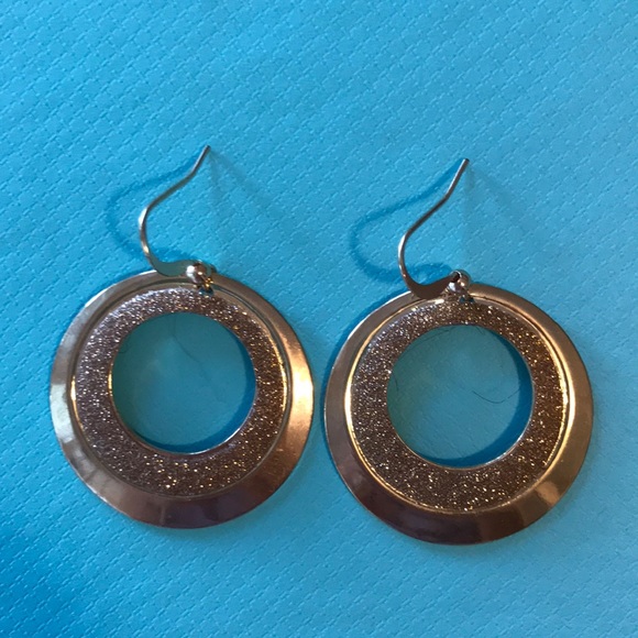 Necklace & Earrings - Picture 4 of 4